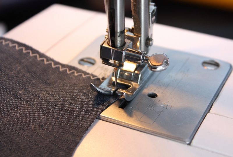 Hoe gordijnen inkorten zonder te knippen of te naaien?