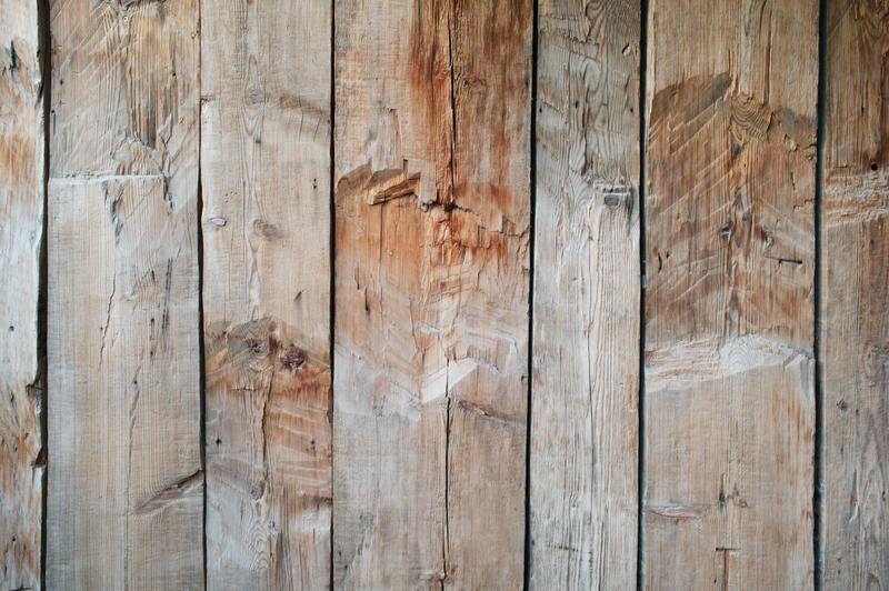 Hoe door water beschadigd hout te herstellen in 5 eenvoudige stappen