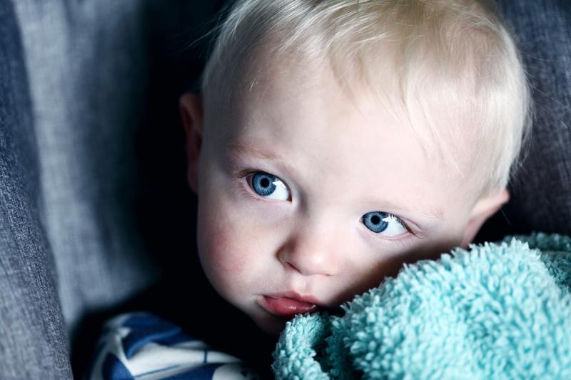 Wanneer kan een peuter slapen met een deken: basishandleiding voor ouders?