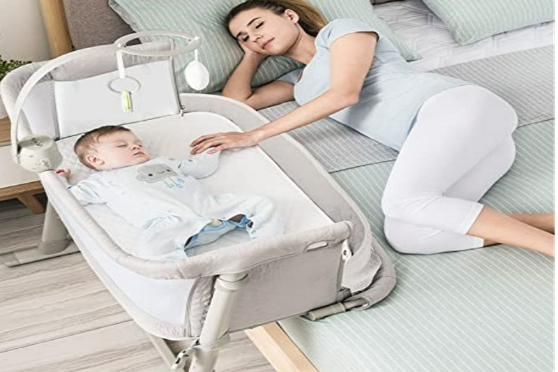 3 tips en manieren om een ​​baby 's nachts in een wieg te laten slapen
