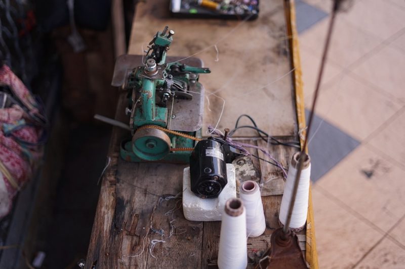 Hoe een Janome-naaimachine uit elkaar te halen - Ajarnpa