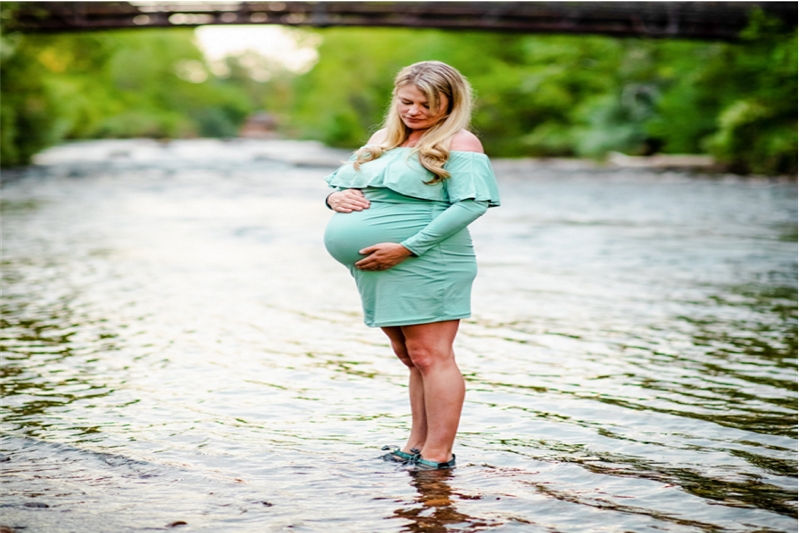 Wat te dragen voor zwangerschapsfoto's buiten