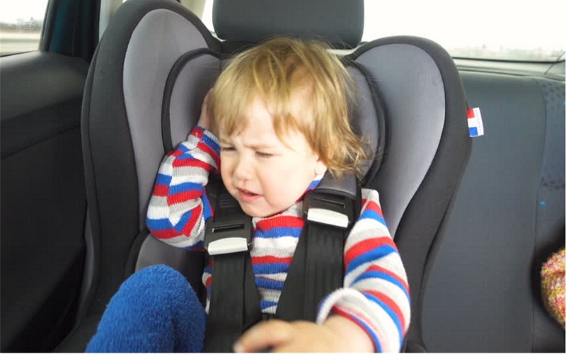 Baby huilt in autostoeltje Wat te doen? Lees dit!