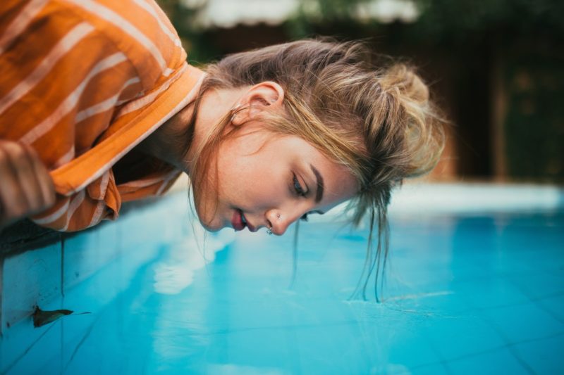 Hoe een zwembadverwarmer aan te zetten? 5 makkelijke manieren!