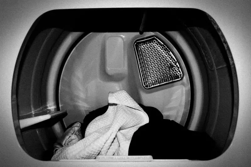 Hoe meeldauw uit de wasmachine te verwijderen: 2 beste manieren voor thuis DIY