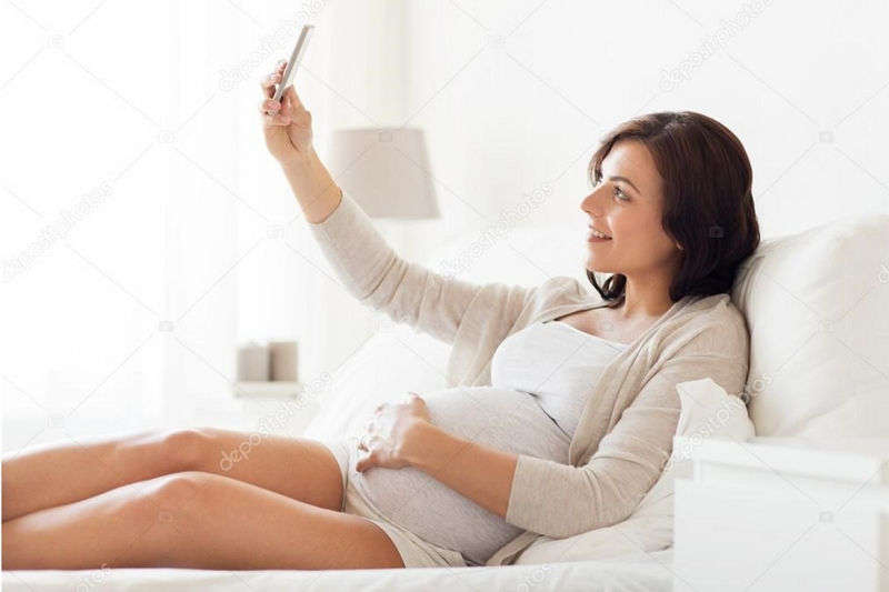 Hoe u uw eigen zwangerschapsfoto's kunt maken