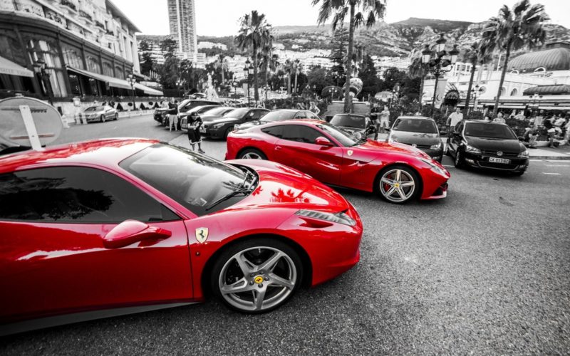 Hoeveel kost een verzekering op een Ferrari? 5 handige tips om verzekeringskosten te verlagen!