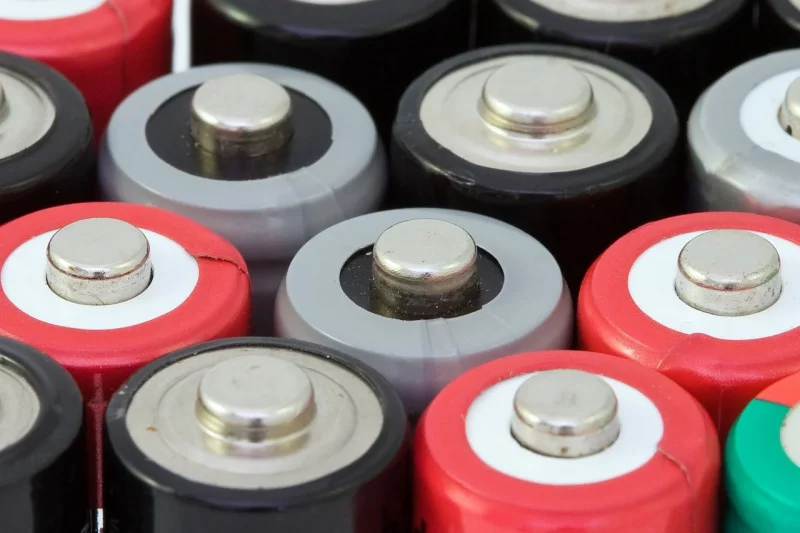 Waar kan ik een op batterijen werkende haardroger kopen? 3 beste opties die we hebben!