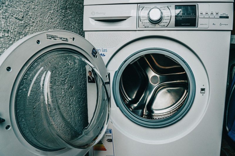 Waarom piept mijn wasmachine? 9 verrassende redenen!
