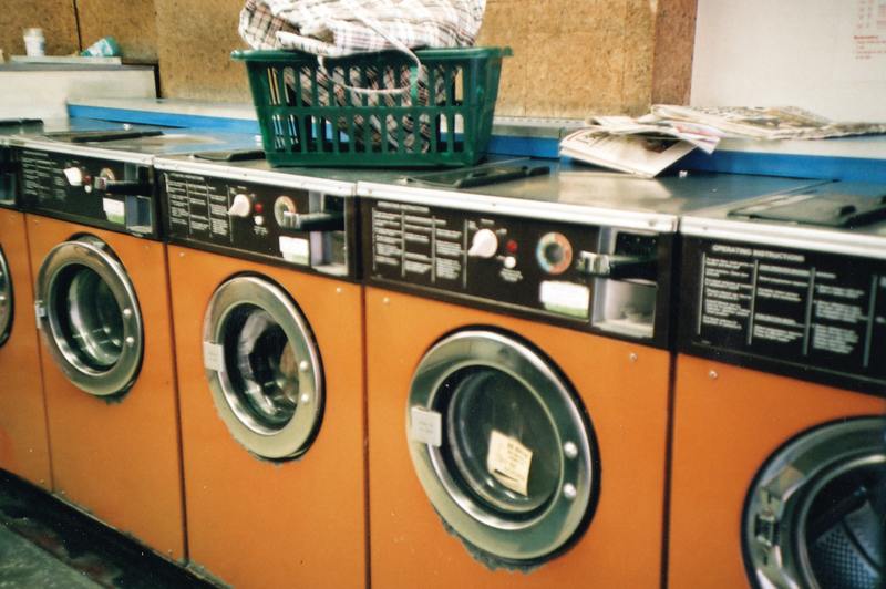 Waarom ruikt mijn wasmachine naar meeldauw: gids voor verwijdering in 3 stappen?