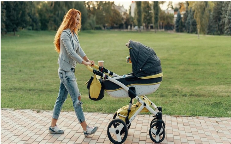 Wanneer kan een baby in een kinderwagen zonder autostoeltje? Ideeën