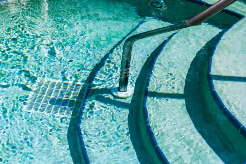 Wat is de beste zonne-zwembadverwarmer? 3 beste opties!