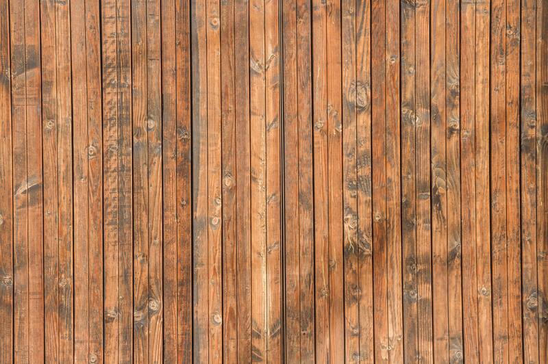 Hoeveel om door water beschadigde houten vloeren te repareren & 6 doe-het-zelfstappen